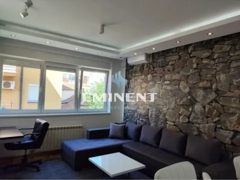 Izdavanje, dvosoban stan, 47m2, Vukov Spomenik, Zvezdara, Beograd Izdavanje, dvosoban stan, 47m2, Vukov Spomenik, Zvezdara, Beograd