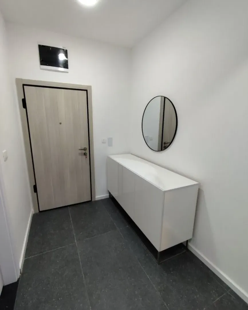 Izdavanje, dvosoban stan, 79m², Malo Brdo, Podgorica