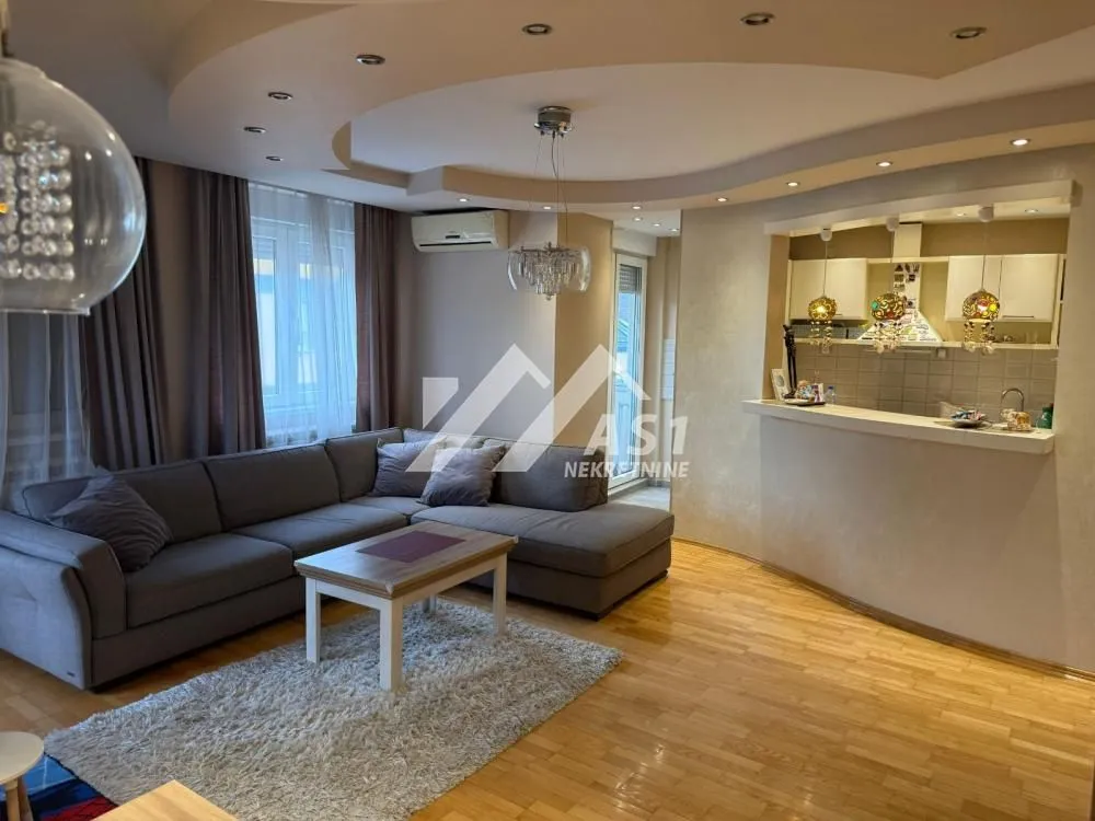 Izdavanje, trosoban stan, 93m², Novi Sad Sve Podlokacije, Novi Sad