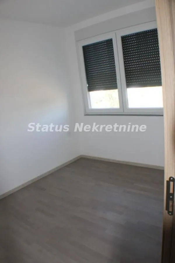 Prodaja, trosoban stan, 77m², Petrovaradin, Novi Sad