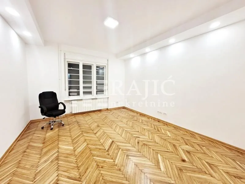 Rent, office space, 37m², Kalenić Pijaca, Vračar Sve Podlokacije