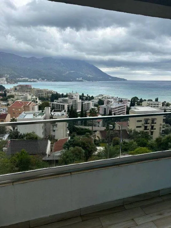 Rent, one bedroom apartment, 45m², Bečići, Budva