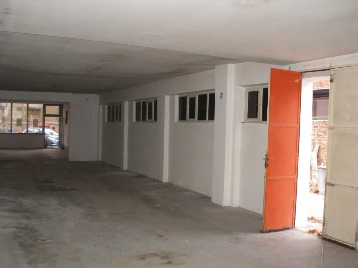 Izdavanje, poslovni prostor, 270m², Centar, Niš