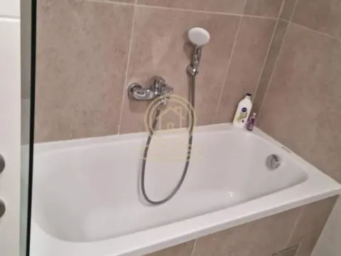 Izdavanje, trosoban stan, 60m², Novi Beograd Blok 65, Novi Beograd Sve Podlokacije - image 8