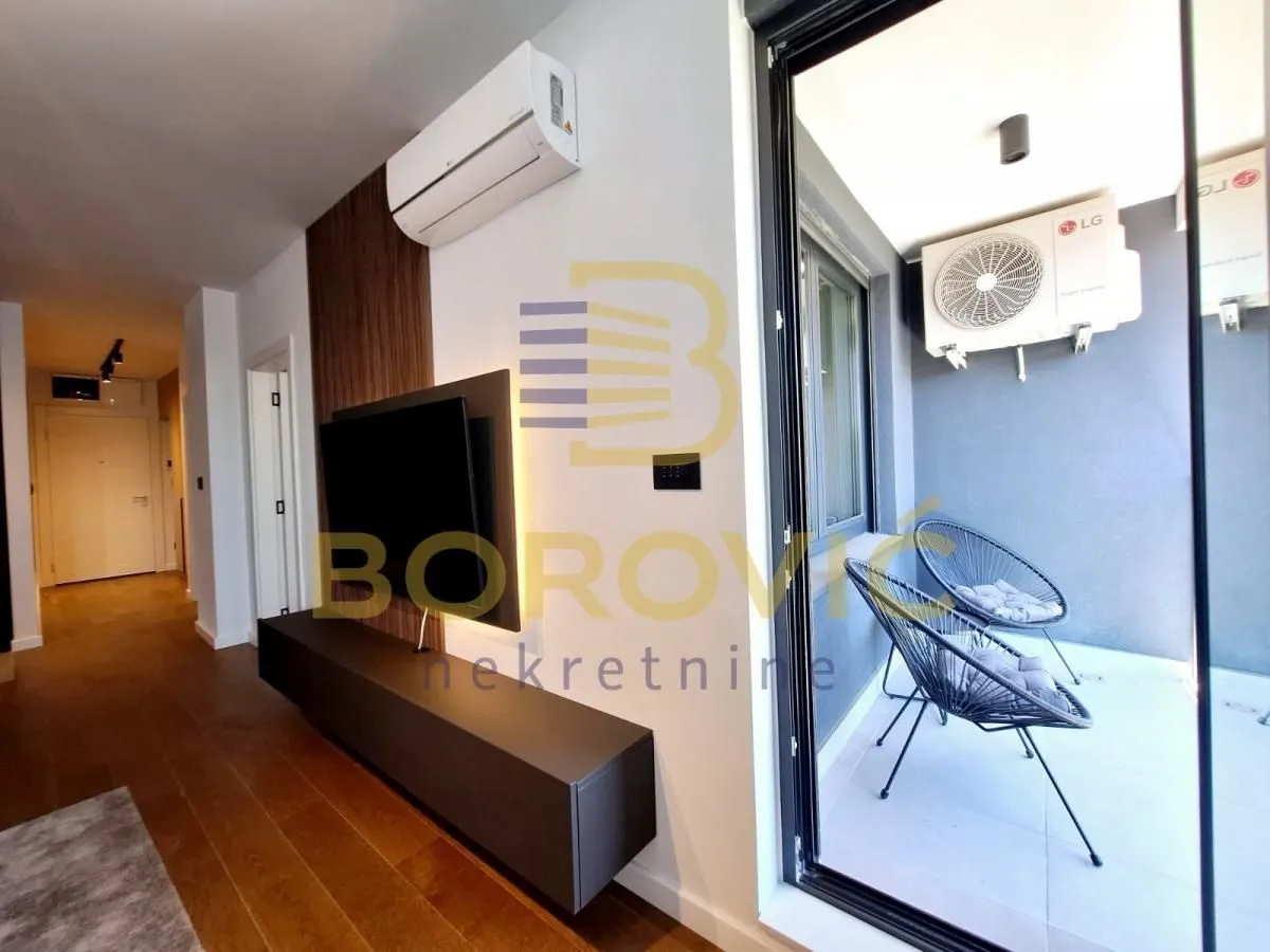 Izdavanje, dvosoban stan, 62m², Crveni Krst, Beograd