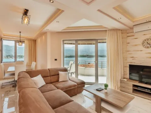 Sale, two bedroom apartment, 62m², Krašići, Tivat - image 2