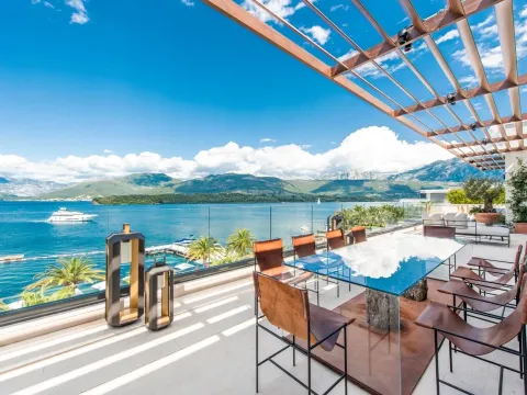 Prodaja, četvorosoban stan, 500m2, Tivat Prodaja, četvorosoban stan, 500m2, Tivat