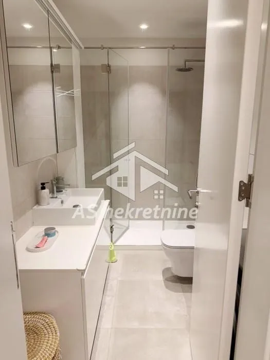 Izdavanje, četvorosoban stan, 103m², Stari Grad, Beograd