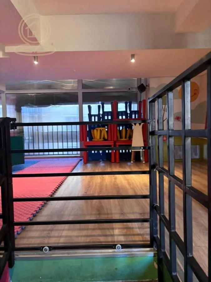 Rent, office space, 390m², Medijana, Niš