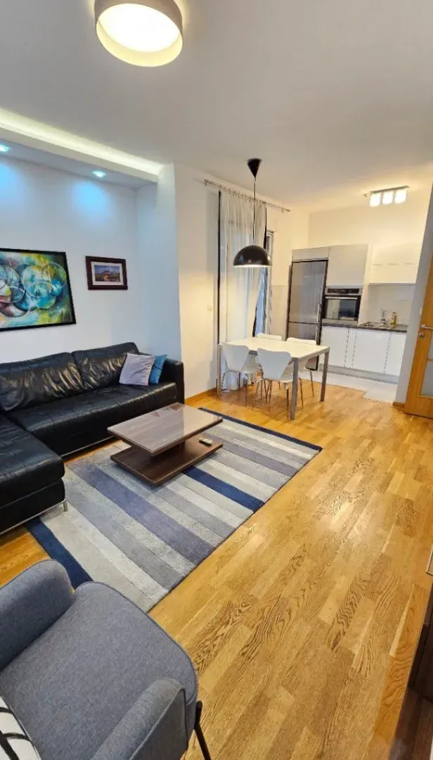 Izdavanje, jednosoban stan, 53m², City Kvart, Podgorica