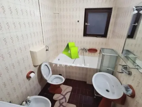 Izdavanje, četvorosoban stan, 120m², Pantelej, Niš - image 17