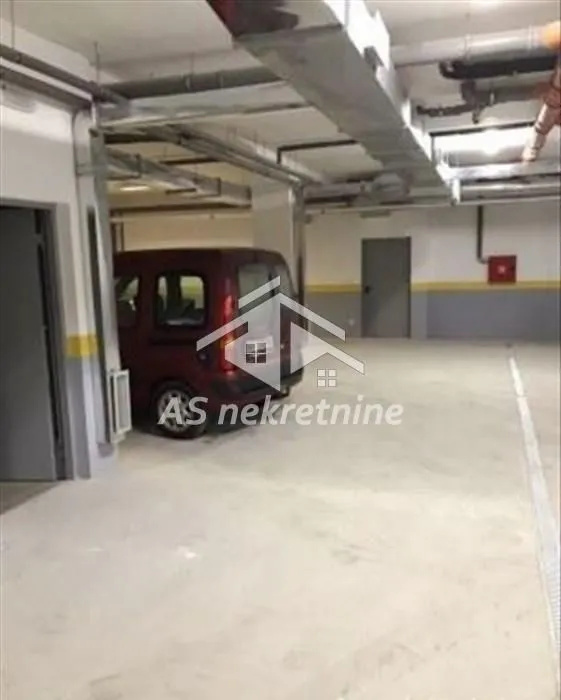 Izdavanje, dvosoban stan, 43m², Južni Bulevar, Vračar Sve Podlokacije