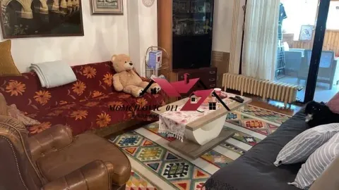 Dnevna soba sa garniturom, foteljom i stočićem. - image 2