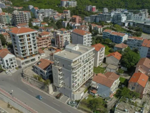 Izdavanje, jednosoban stan, 50m², Bečići, Budva - image 9