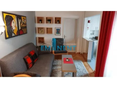 Rent, two bedroom apartment, 42m², Stari Grad, Beograd - image 2