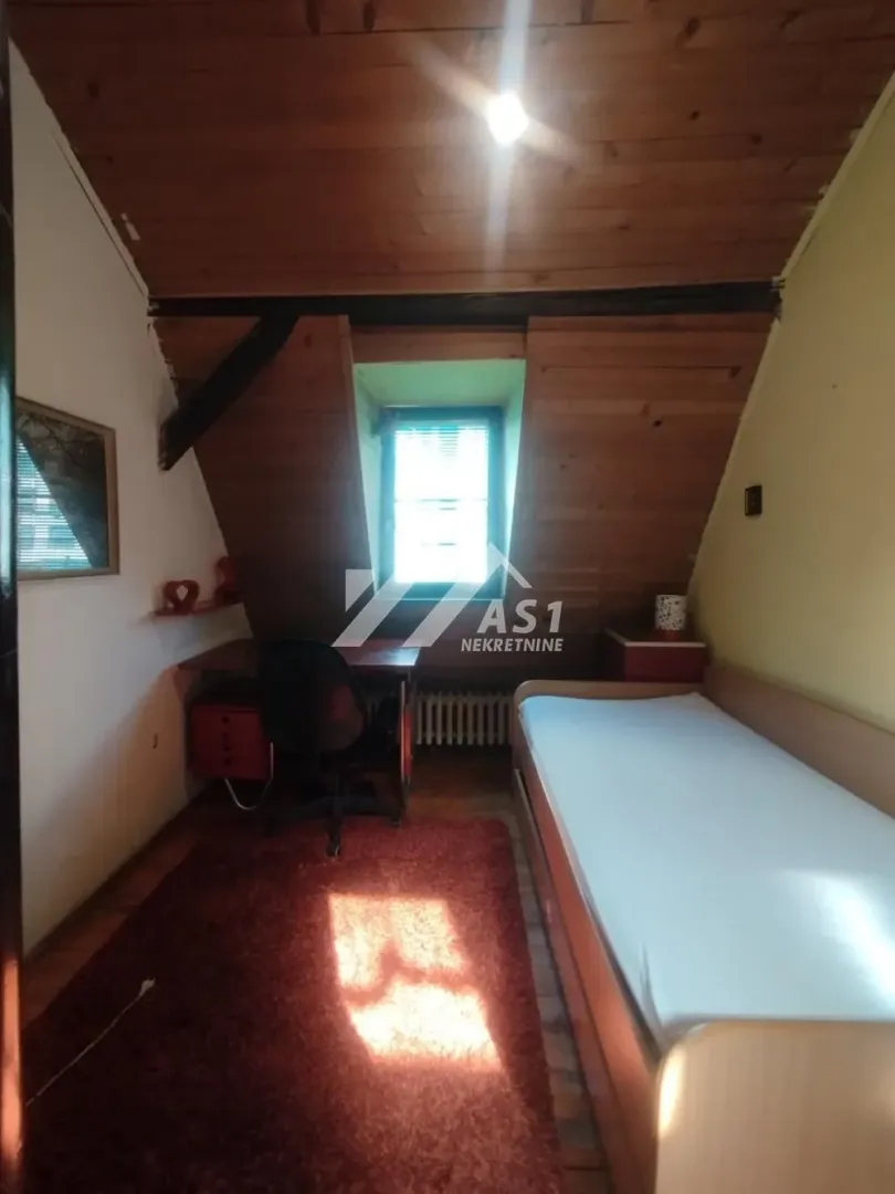 Izdavanje, četvorosoban stan, 125m², Adamovićevo Naselje, Novi Sad Sve Podlokacije
