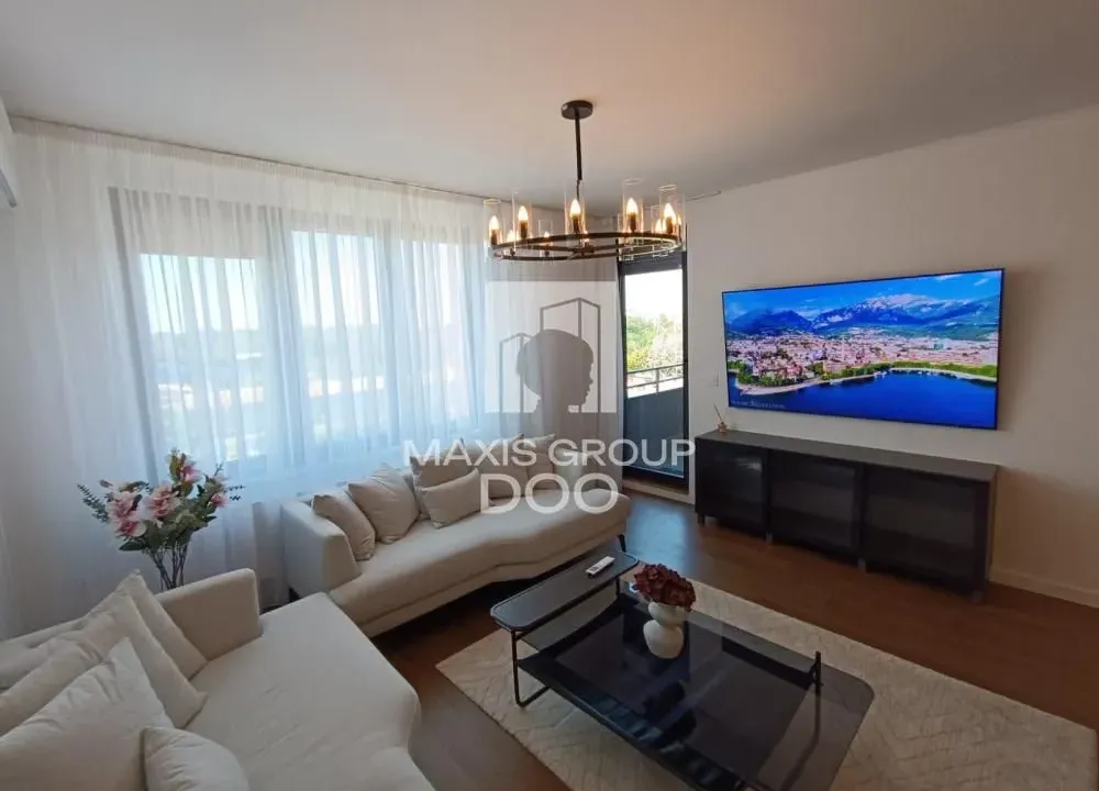 Izdavanje, trosoban stan, 82m², Novi Beograd Sve Podlokacije, Beograd