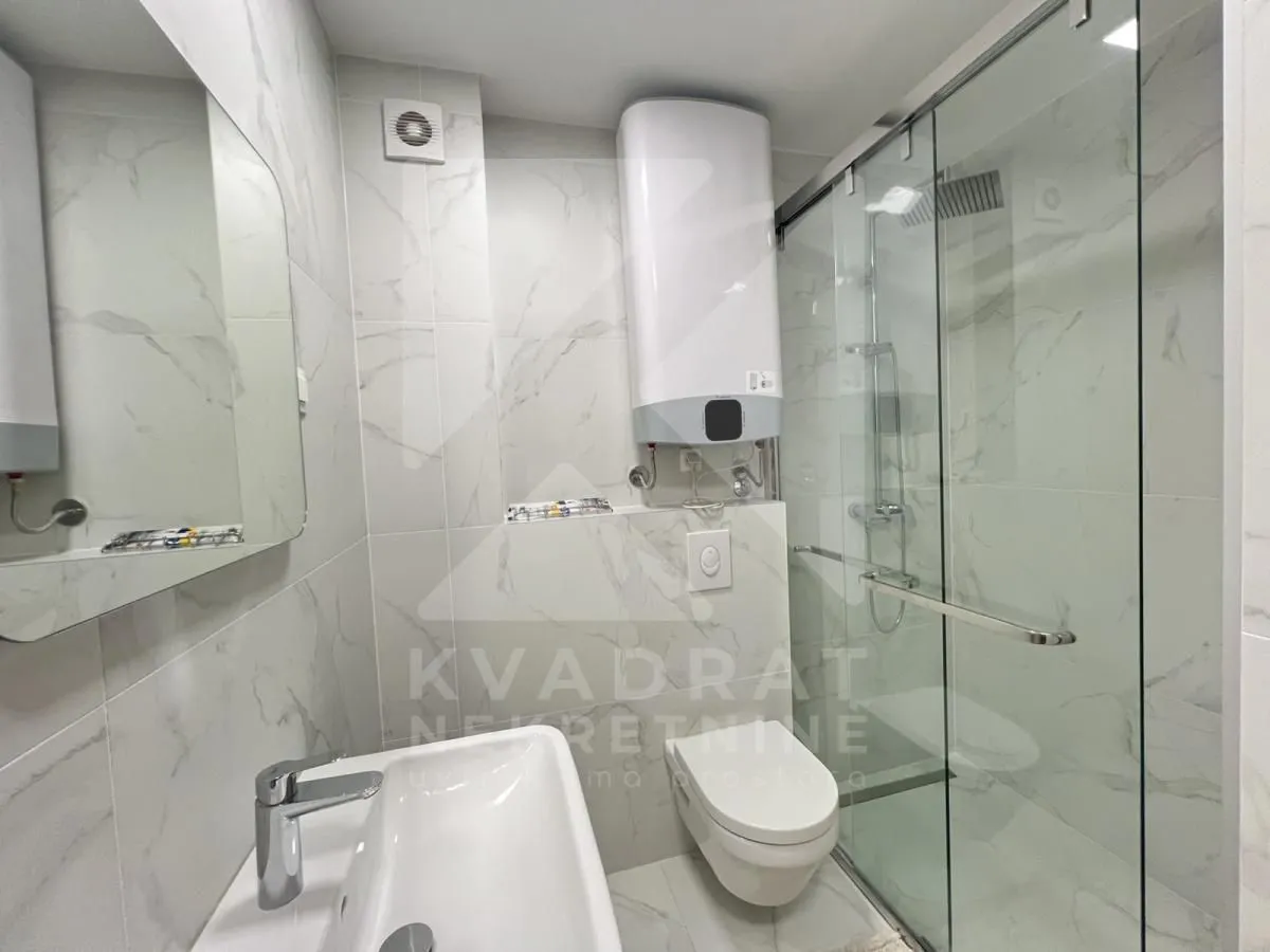 Izdavanje, dvosoban stan, 61m², Tološi, Podgorica