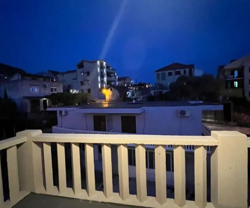 Rent, house, 150m², Kalimanj, Tivat