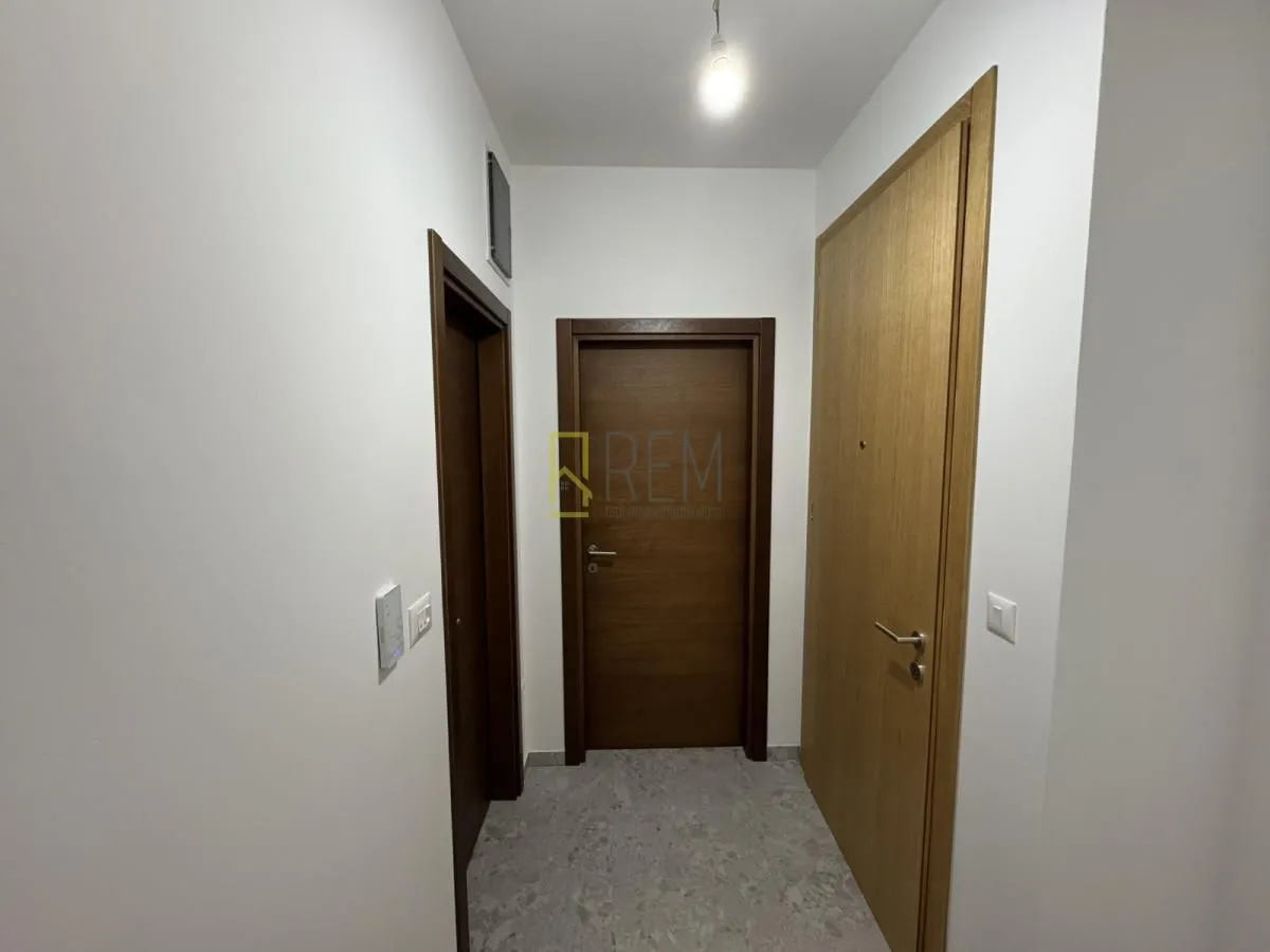 Prodaja, jednosoban stan, 43m², Vezirov Most, Podgorica