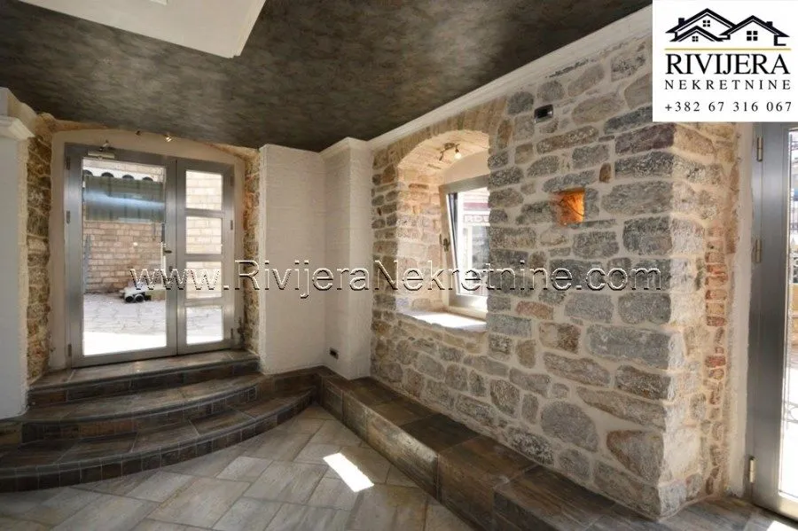 Sale, office space, 102m², Centar, Herceg Novi