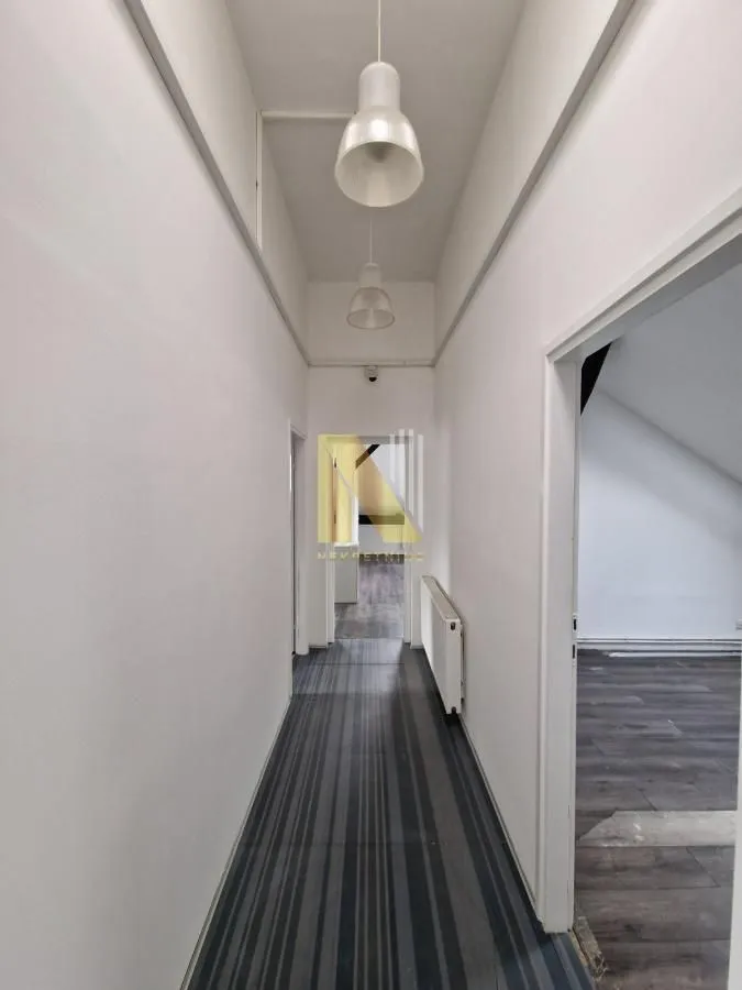 Rent, office space, 550m², Adamovićevo Naselje, Novi Sad Sve Podlokacije