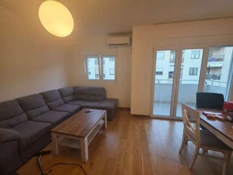 Izdavanje, dvosoban stan, 75m², Stara Varoš, Podgorica - image 11