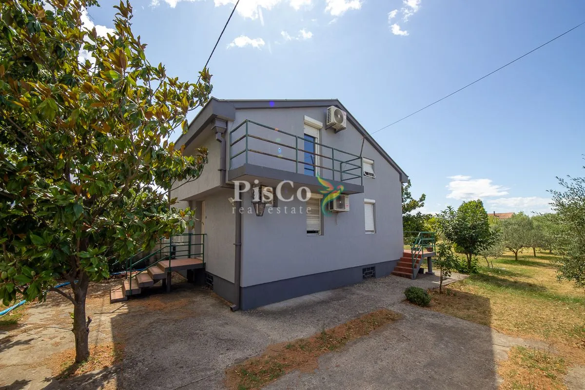 Izdavanje, kuća, 100m², Zeta, Podgorica