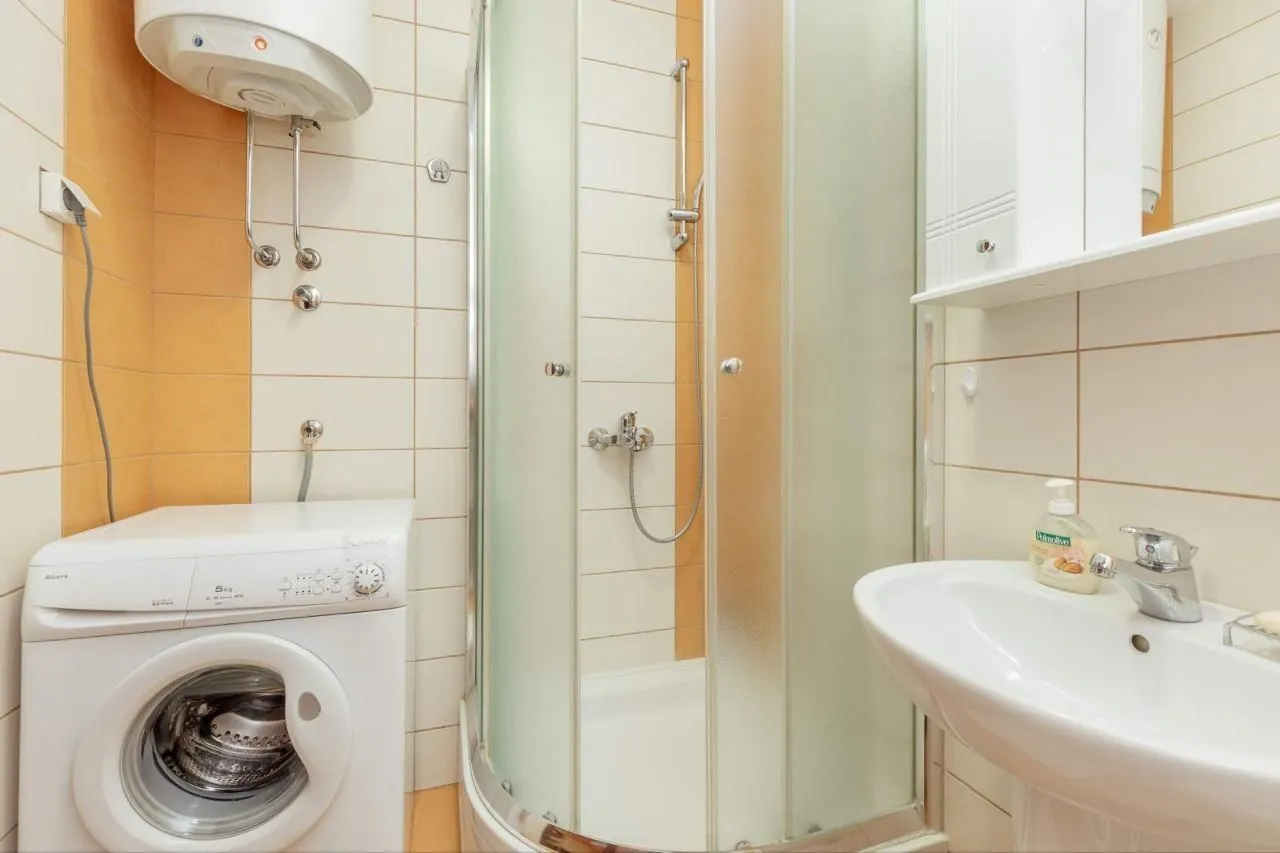 Izdavanje, trosoban stan, 80m², Kumbor, Herceg Novi