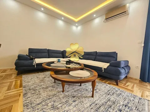 Izdavanje, dvosoban stan, 77m², Stari Aerodrom, Podgorica - image 2