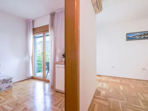Sale, one bedroom apartment, 60m², Kamenari, Herceg Novi - image 10