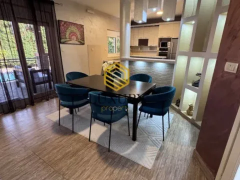 Izdavanje, kuća, 330m², Golubovci, Podgorica - image 12