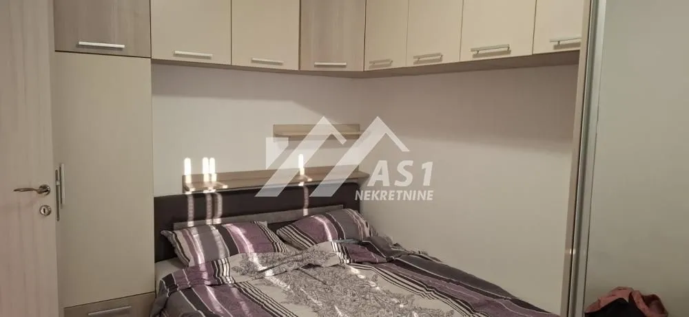 Izdavanje, dvosoban stan, 46m², Centar, Novi Sad