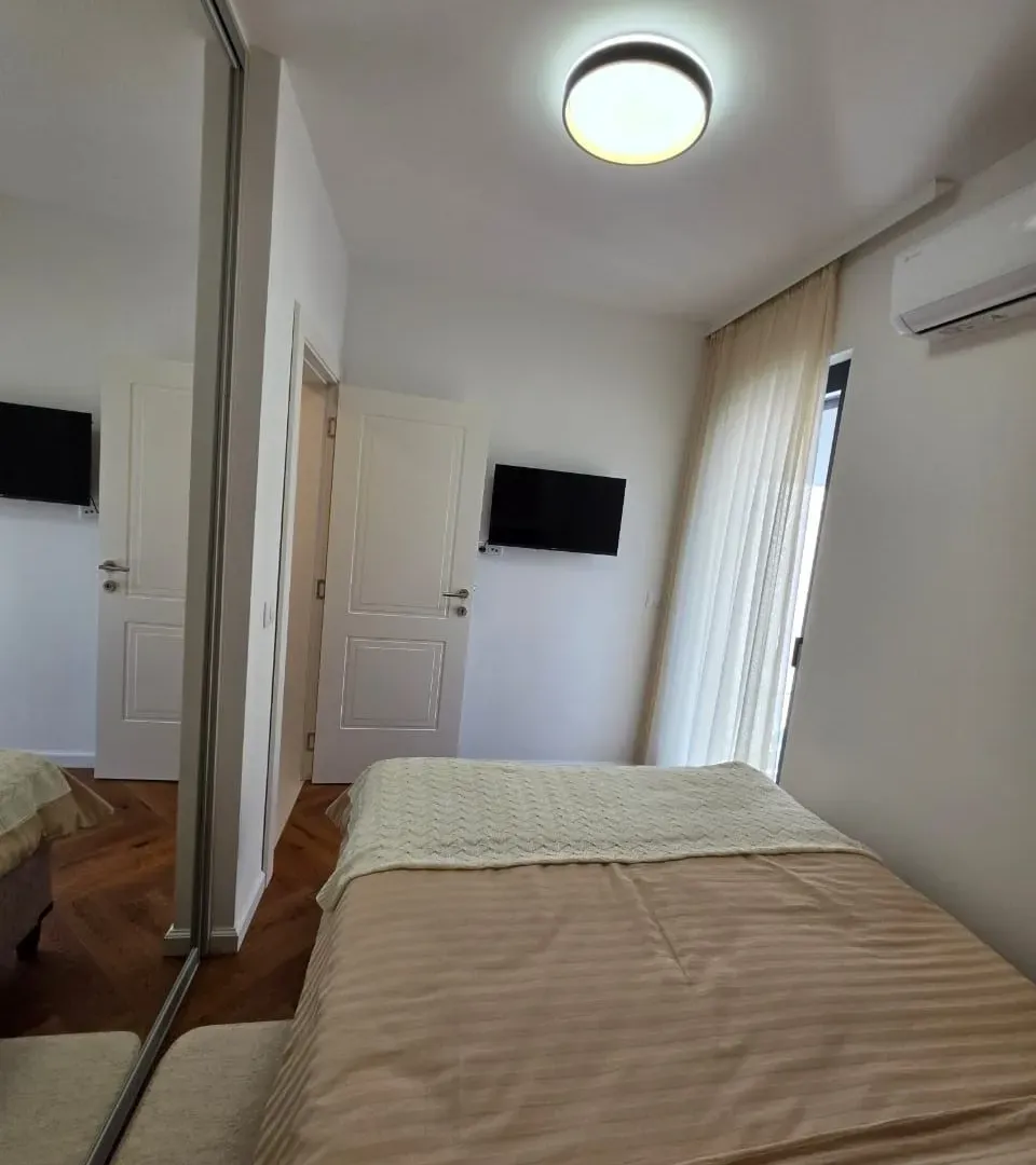 Rent, one bedroom apartment, 34m², Kava, Tivat