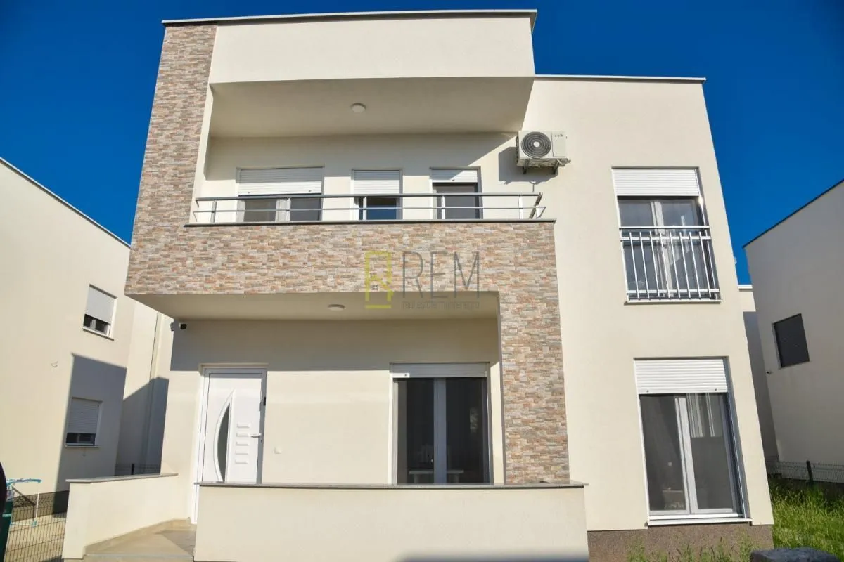 Sale, house, 200m², Donji Štoj, Ulcinj