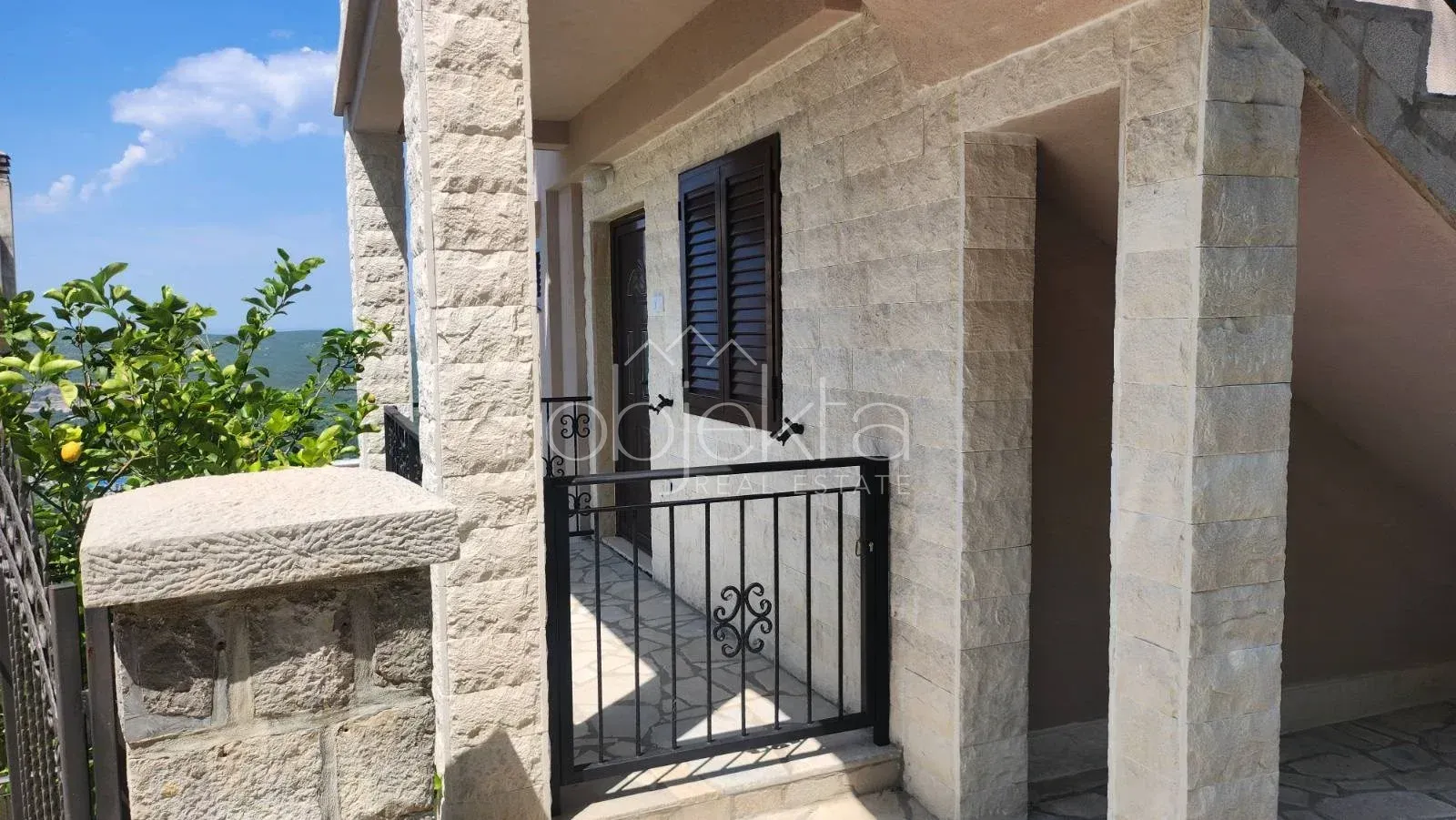 Rent, apartment, 65m², Kotor, Crna Gora
