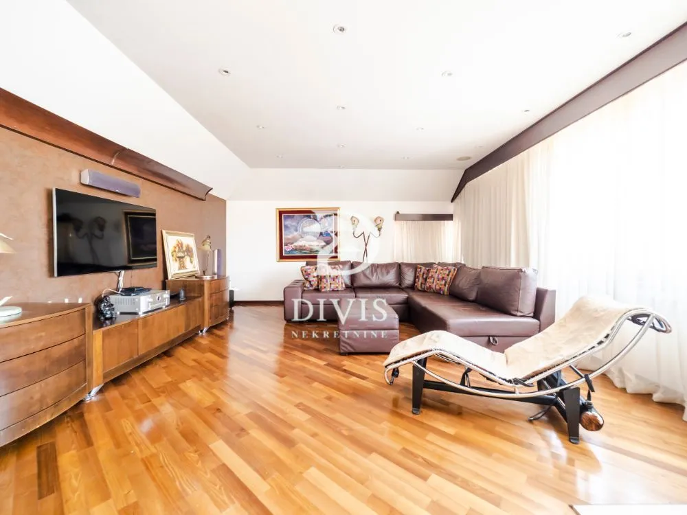 Sale, four bedroom apartment, 97m², Kalenić Pijaca, Vračar Sve Podlokacije
