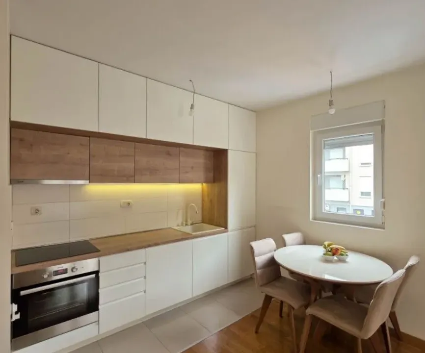 Izdavanje, dvosoban stan, 60m², Zabjelo, Podgorica