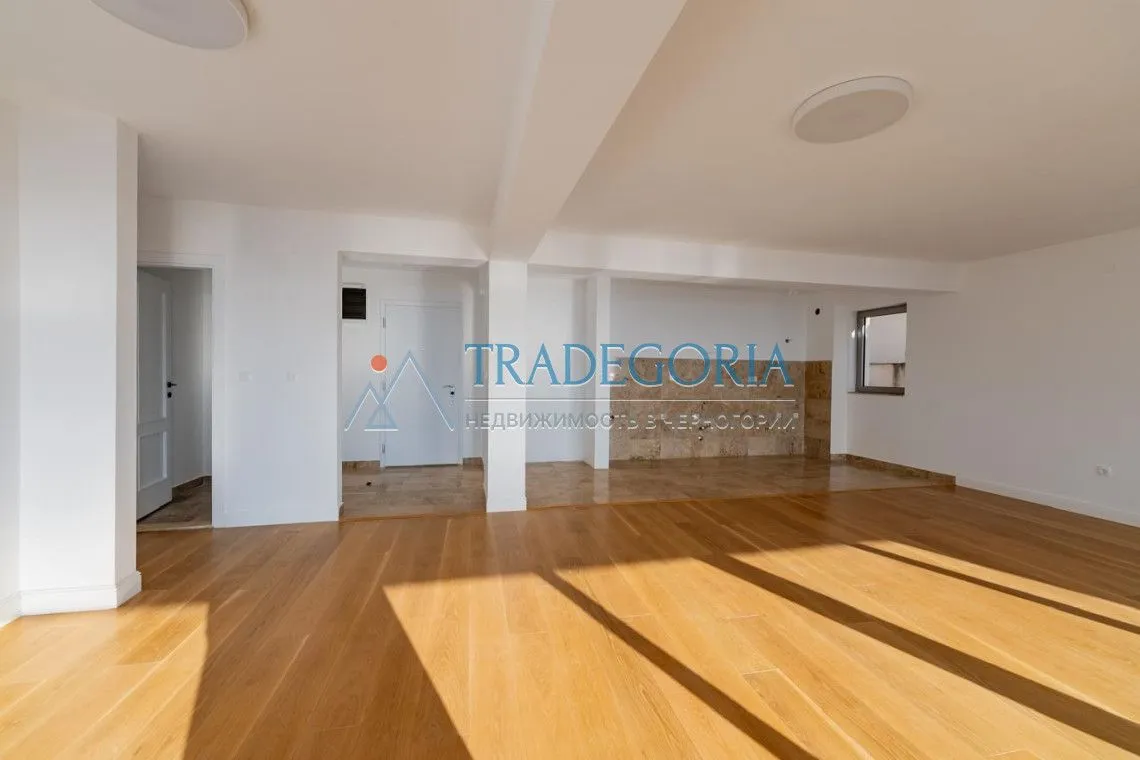 Prodaja, trosoban stan, 160m², Pržno, Budva