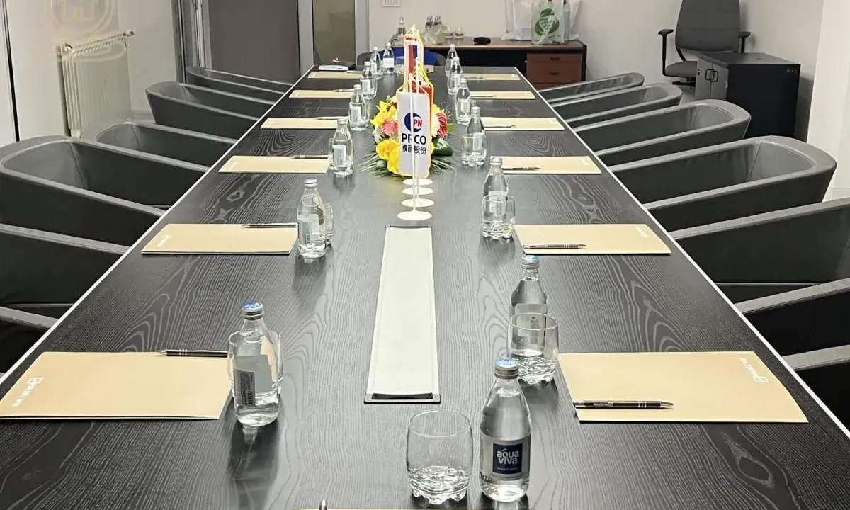 Izdavanje, poslovni prostor, 500m², Savski Venac, Beograd