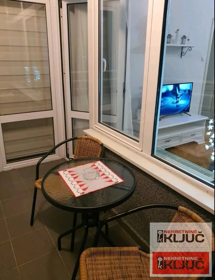 Izdavanje, jednosoban stan, 47m², Bulevar Oslobodjenja, Novi Sad Sve Podlokacije