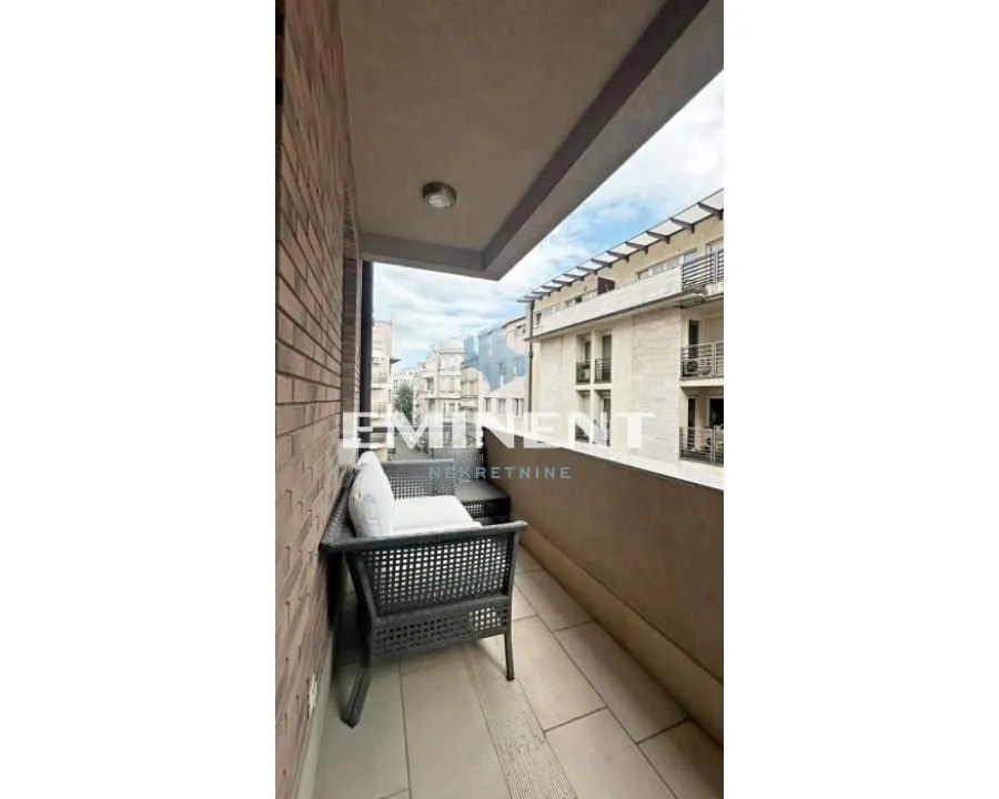 Izdavanje, dvosoban stan, 64m², Vračar Hram, Vračar Sve Podlokacije