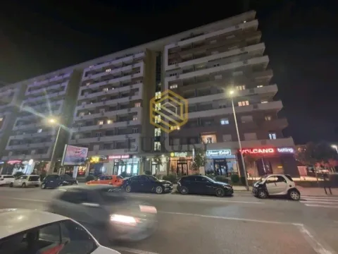 Izdavanje, jednosoban stan, 49m², Central Point, Podgorica - image 1