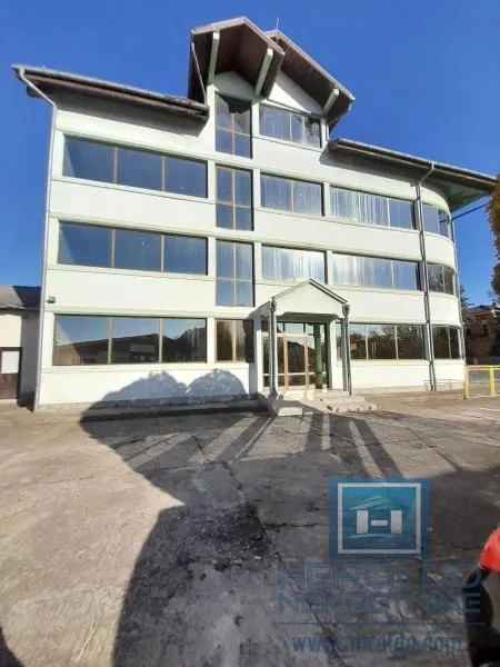 Rent, office space, 1300m², Supska, Ćuprija