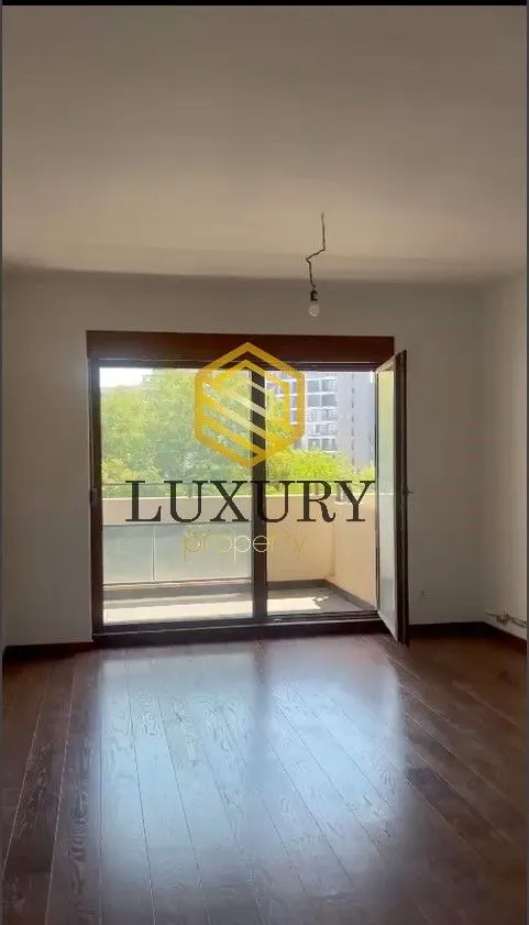 Izdavanje, dvosoban stan, 70m², Master Kvart, Podgorica