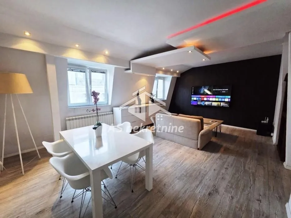 Rent, two bedroom apartment, 68m², Stari Grad, Beograd