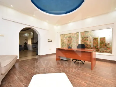 Izdavanje, kuća, 330m², Zeta, Podgorica - image 10