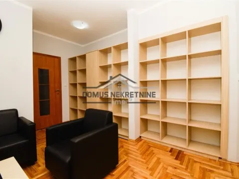 Izdavanje, poslovni prostor, 40m², Gorica C, Podgorica - image 3