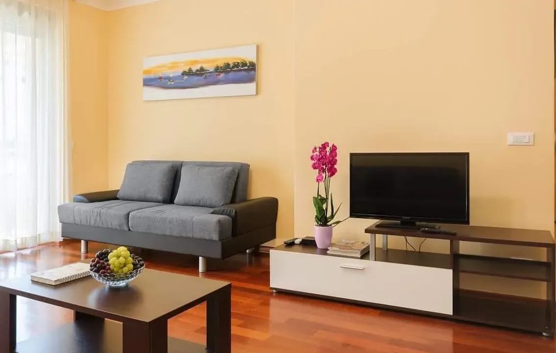 Prodaja, jednosoban stan, 61m², Centar, Budva