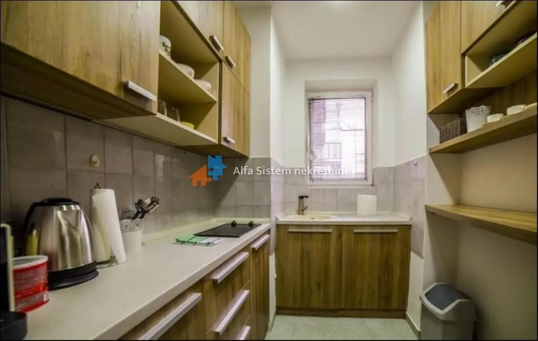 Izdavanje, trosoban stan, 73m², Stari Grad, Beograd